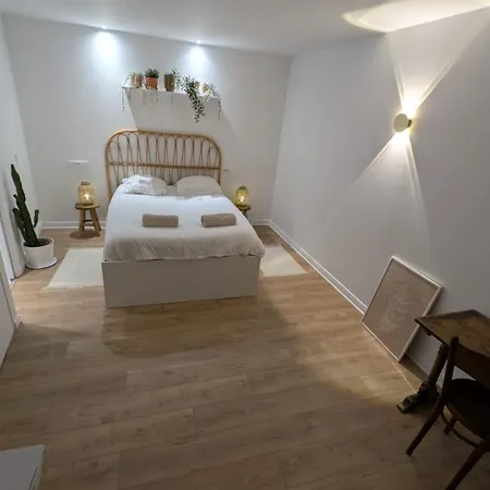 Le Refuge Bellifontain Φονταινεμπλώ
