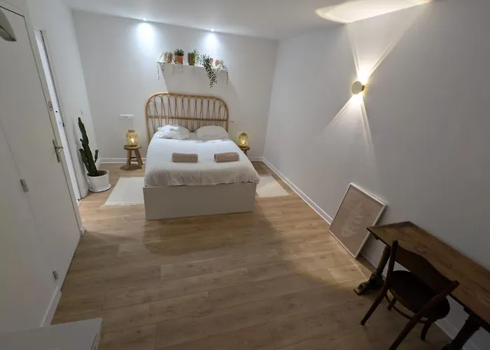 Le Refuge Bellifontain Φονταινεμπλώ